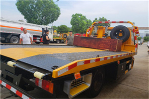 武冈附近拖车电话号码服务